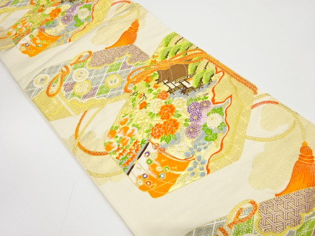 手箱に屋敷風景・古典柄織り出し　袋帯